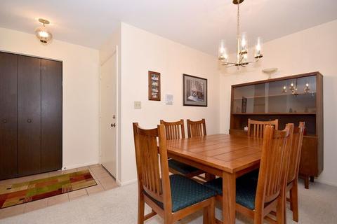 2830 Northampton Dr #D1, Rolling Meadows, IL 60008 photo 6