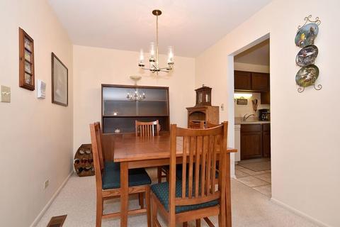 2830 Northampton Dr #D1, Rolling Meadows, IL 60008 photo 7
