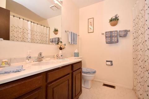 2830 Northampton Dr #D1, Rolling Meadows, IL 60008 photo 17