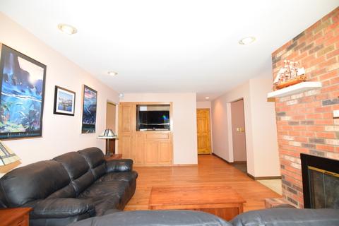 1301 Surrey Ct, Algonquin, IL 60102 photo 4