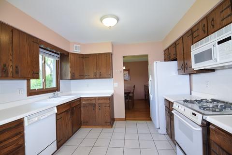 1301 Surrey Ct, Algonquin, IL 60102 photo 8