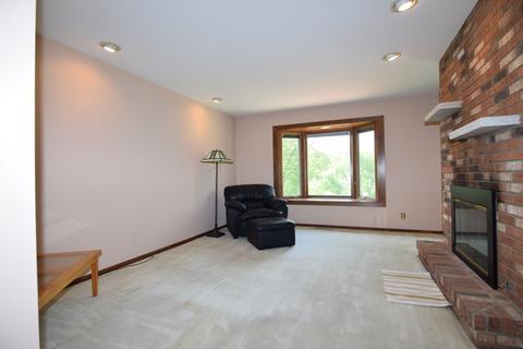 1301 Surrey Ct, Algonquin, IL 60102 photo 5