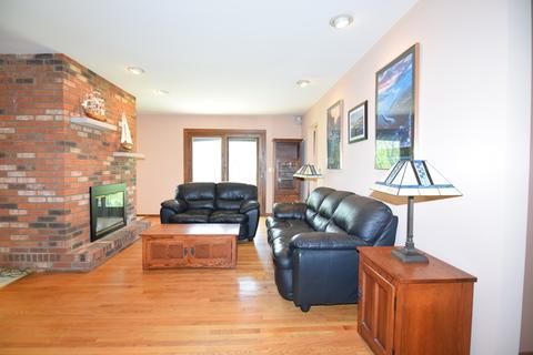 1301 Surrey Ct, Algonquin, IL 60102 photo 3