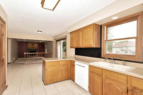3221 W Bretons Dr, Mchenry, IL 60050 photo 6