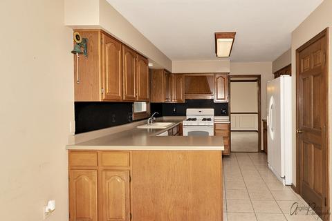 3221 W Bretons Dr, Mchenry, IL 60050 photo 3