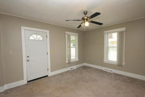 409 Wilcox Ave, Elgin, IL 60123 photo 4