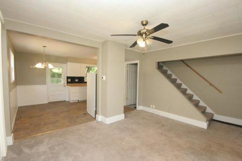 409 Wilcox Ave, Elgin, IL 60123 photo 5