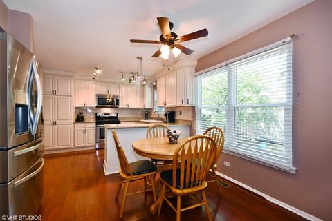 1335 Trinity Dr, Carol Stream, IL 60188 photo 7