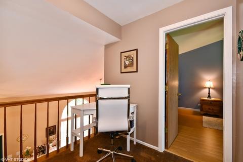 1335 Trinity Dr, Carol Stream, IL 60188 photo 9