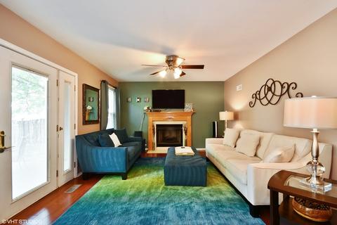 1335 Trinity Dr, Carol Stream, IL 60188 photo 8