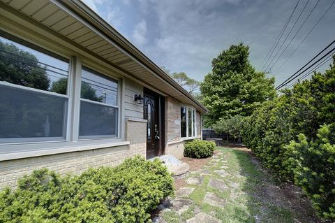 1 N Pine St, Mount Prospect, IL 60056 photo 2