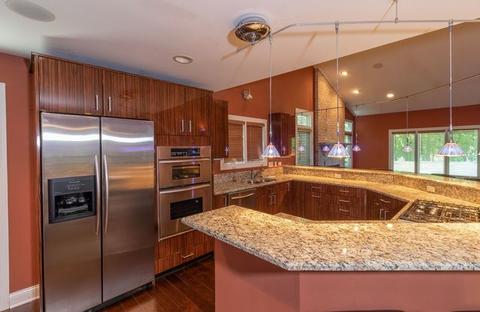 711 Regner Rd, Mchenry, IL 60051 photo 2
