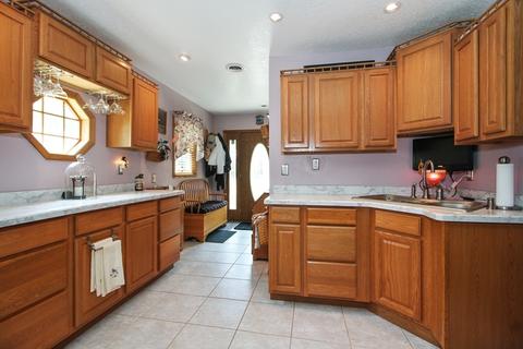 361 E Water St, Kankakee, IL 60901 photo 2