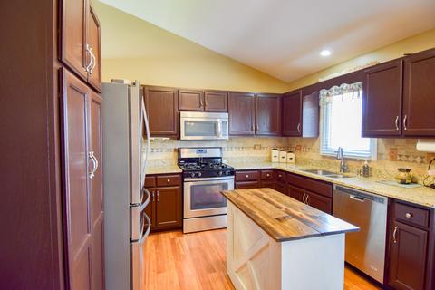6515 Walter Adamic Ln, Plainfield, IL 60586 photo 10