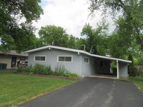 381 Nancy Ln, Wheeling, IL 60090 photo 1