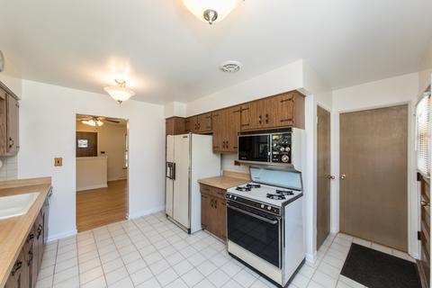 7000 W Wright Ter, Niles, IL 60714 photo 4