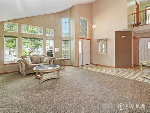 2207 Falcon Dr, Plainfield, IL 60586 photo 2