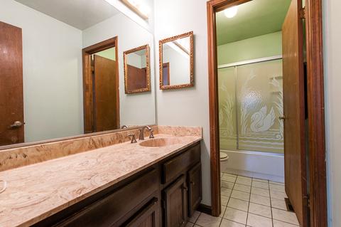 1385 Westbury Dr, Hoffman Estates, IL 60192 photo 5