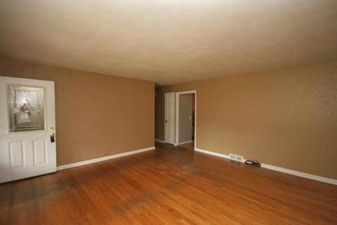 1229 Algonquin Dr, Elgin, IL 60120 photo 2