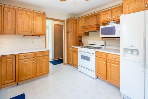 8213 N Mill Rd, Leaf River, IL 61047 photo 8