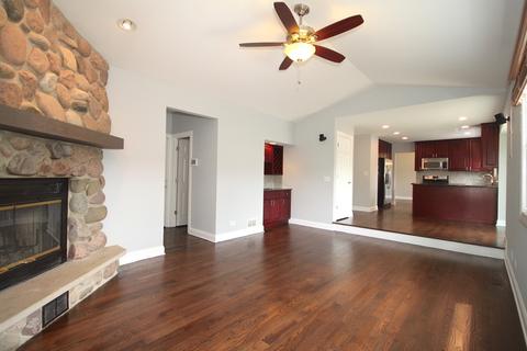 723 Hastings Ct, Wheeling, IL 60090 photo 4