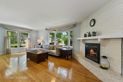 600 Chestnut Ct, Algonquin, IL 60102 photo 3