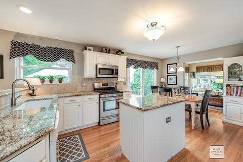 2548 Wydown Ln, Aurora, IL 60502 photo 9