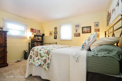 1075 Hassell Rd, Hoffman Estates, IL 60169 photo 15