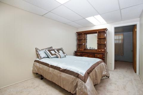 1075 Hassell Rd, Hoffman Estates, IL 60169 photo 17