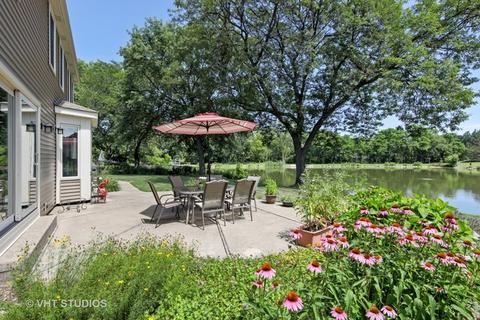 2810 Mill Creek Ln, Rolling Meadows, IL 60008 photo 2