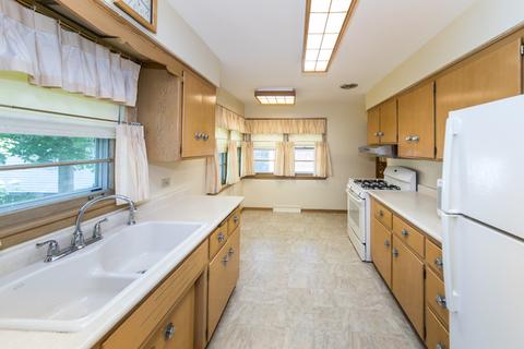 1332 Prospect Ave, Des Plaines, IL 60018 photo 5