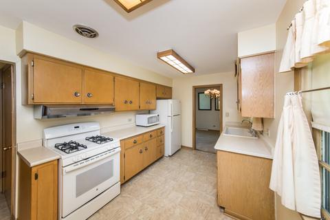 1332 Prospect Ave, Des Plaines, IL 60018 photo 3