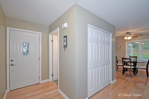 4407 Ashley Dr, Mchenry, IL 60050 photo 2