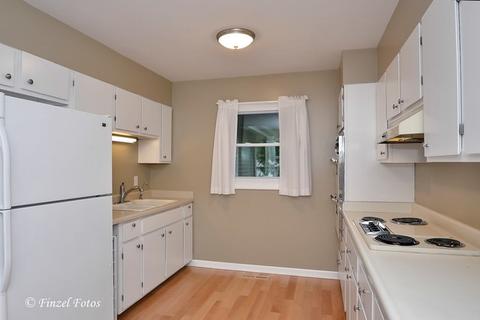 4407 Ashley Dr, Mchenry, IL 60050 photo 5