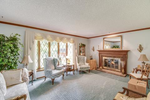 785 Donna Ave, Aurora, IL 60505 photo 3