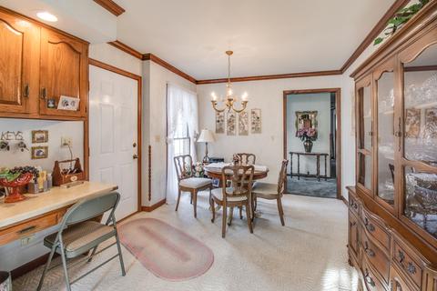 785 Donna Ave, Aurora, IL 60505 photo 5