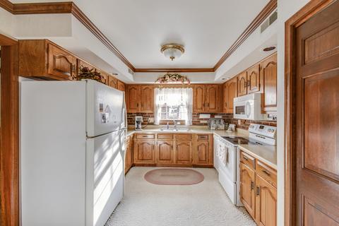 785 Donna Ave, Aurora, IL 60505 photo 6