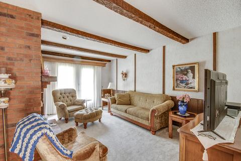 785 Donna Ave, Aurora, IL 60505 photo 4