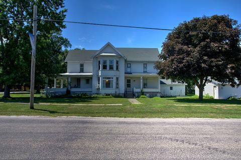 416 E Ash St, Chatsworth, IL 60921 photo 1