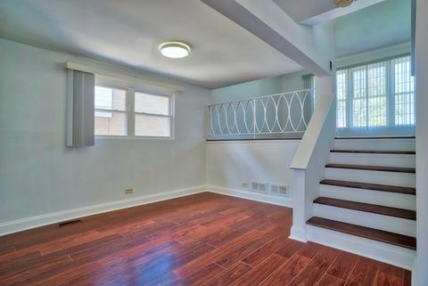 8929 Lyons St, Des Plaines, IL 60016 photo 7