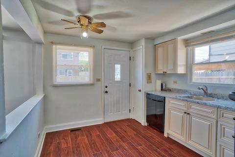 8929 Lyons St, Des Plaines, IL 60016 photo 10