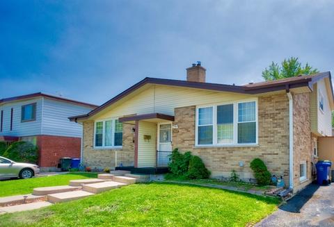 8929 Lyons St, Des Plaines, IL 60016 photo 2