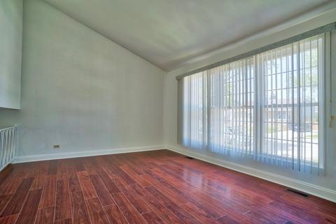8929 Lyons St, Des Plaines, IL 60016 photo 6