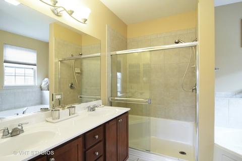 19 E Willow Rd, Wheeling, IL 60090 photo 8