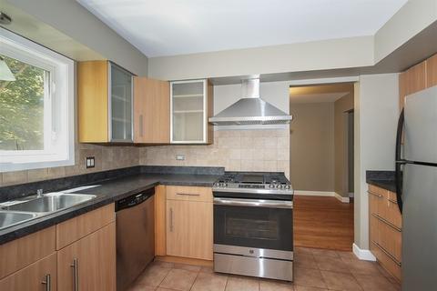 750 Dunmore Ln, Bartlett, IL 60103 photo 9