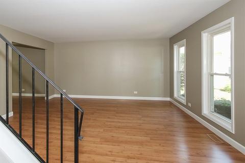 750 Dunmore Ln, Bartlett, IL 60103 photo 3