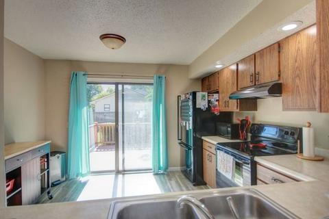 608 Compton Ave, Champaign, IL 61822 photo 14
