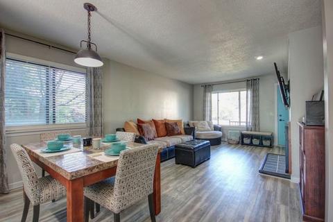 608 Compton Ave, Champaign, IL 61822 photo 9
