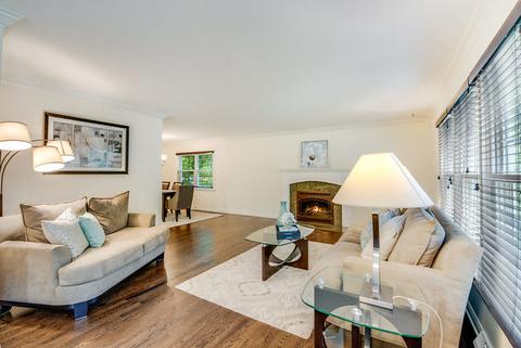 11 Maple Ln, Naperville, IL 60540 photo 4