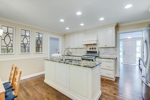 11 Maple Ln, Naperville, IL 60540 photo 8